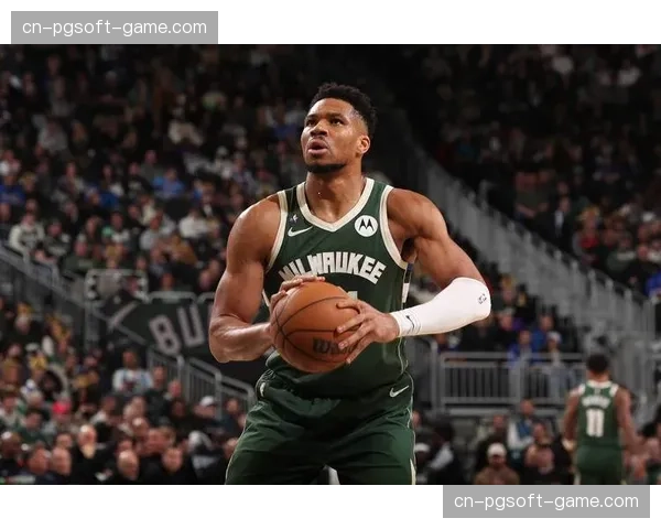 雄鹿培养字母哥与年轻球员化学反应 为下赛季做准备